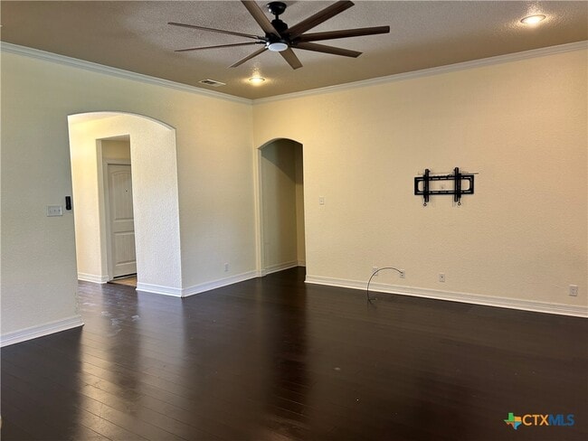 Building Photo - 1621 Rusty Spur Dr