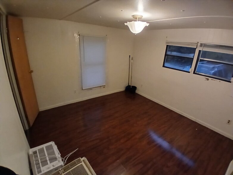 Building Photo - 4825 Marshall Ct