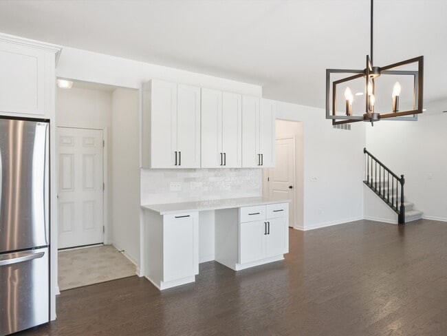 Building Photo - 6246 Hawthorne Ave