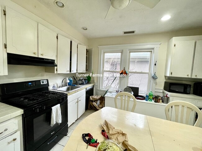 Building Photo - 207 Boston Ave