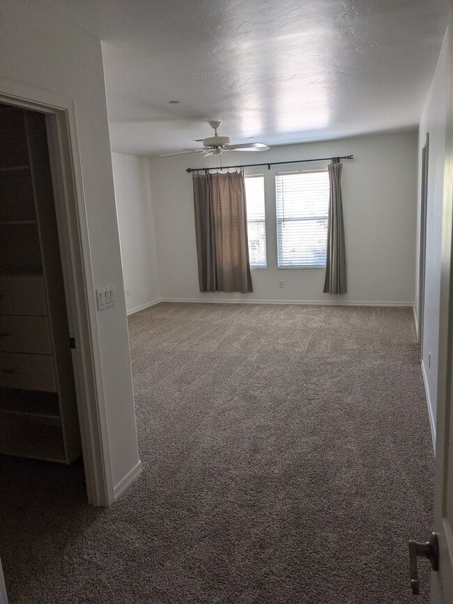 Building Photo - 4 Bedroom and 2.5 Bath Rental
