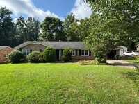 Building Photo - 502 Rosebud Ln