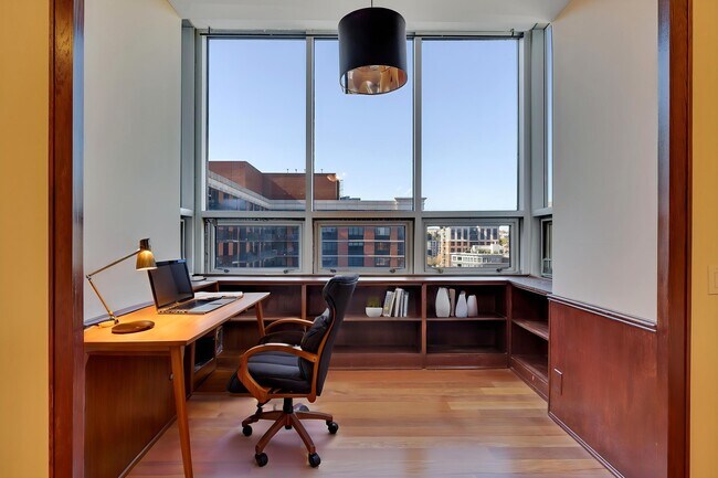 Building Photo - 689 Marin Blvd