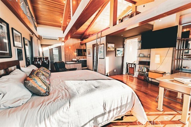 Building Photo - 5327 Marina Pacifica Dr