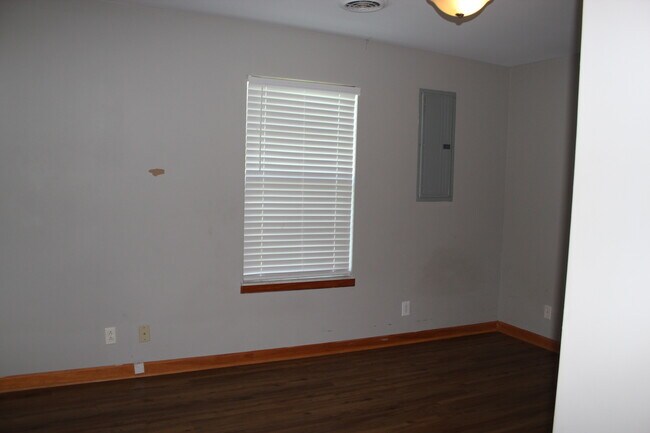 Rear bedroom - 5857 Highway 161