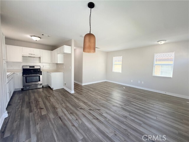 Building Photo - 215 N Spruce Ave