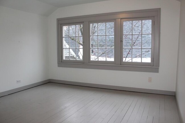 Building Photo - 2812 N Washington St