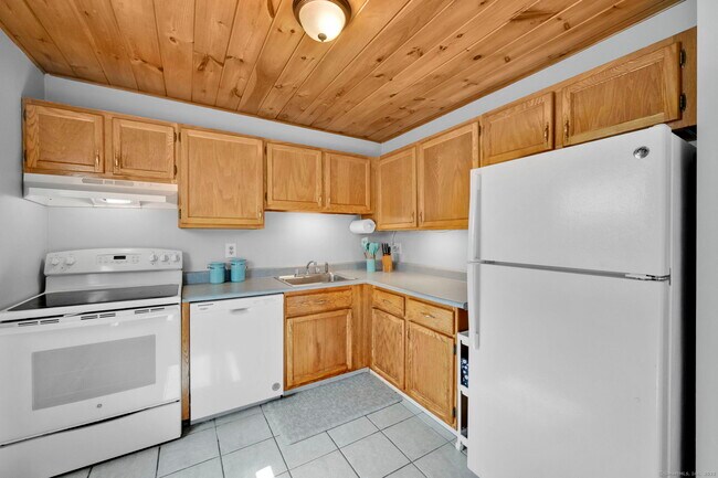 Building Photo - 1 Abbott Rd