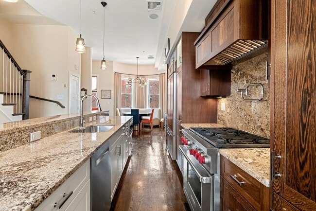 Building Photo - 410 Columbus Ave