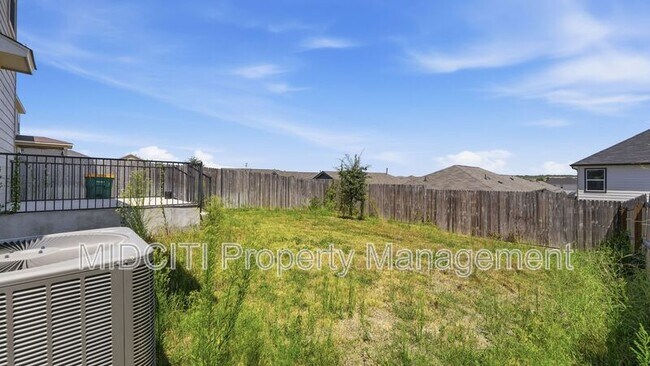 Building Photo - 10419 Salitrillo Bnd