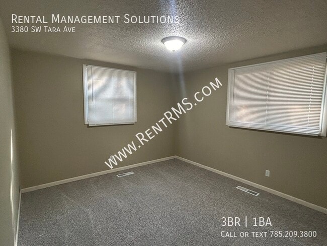 Building Photo - **MOVE-IN SPECIAL**3380 SW Tara Ave - 3 BE...