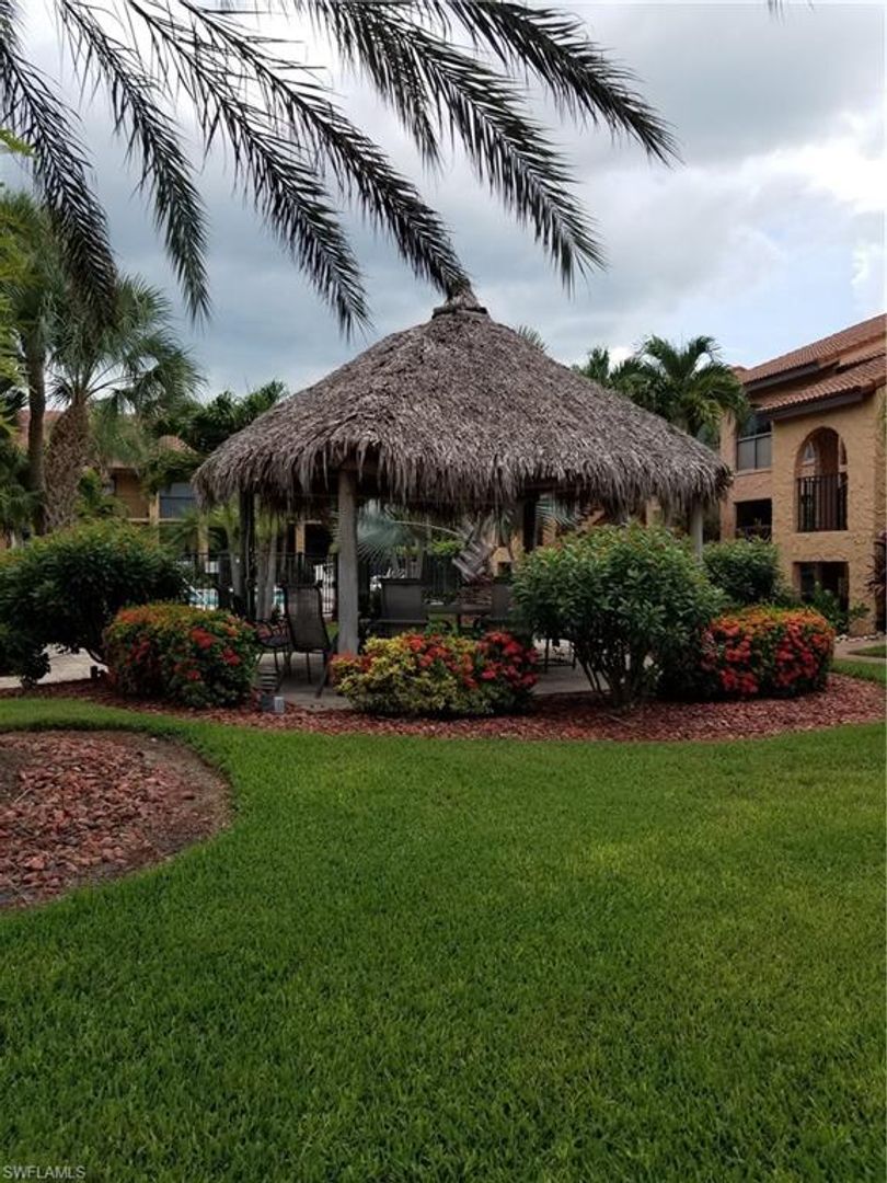 Building Photo - Rose Garden Furnished Unit Available May - Nov