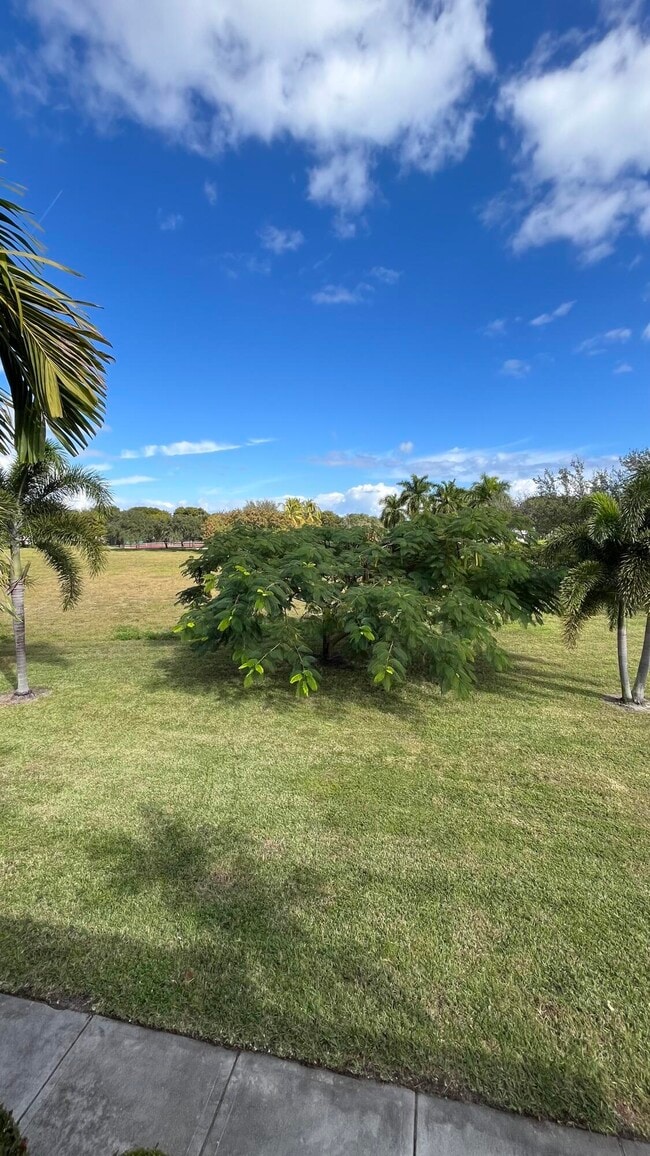 Building Photo - 2058 Alta Meadows Ln