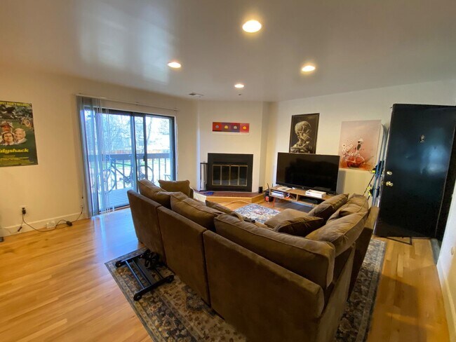 Building Photo - 2875 Shadow Creek Dr