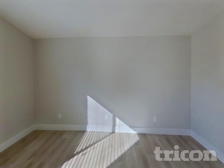 Building Photo - 7924 NE 20th St