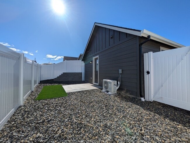 Building Photo - New Single Level Home in SunRidge Community