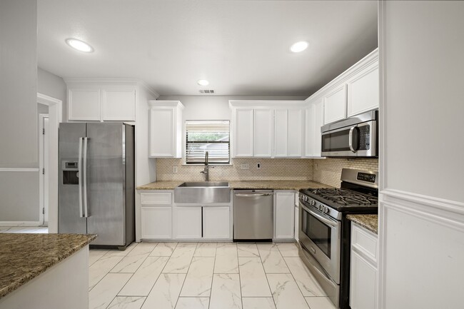 Building Photo - 3818 Southmore Blvd