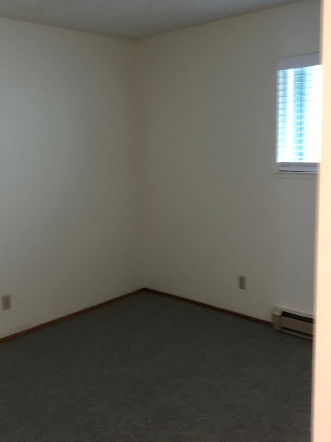 Building Photo - 4008 Farm Hill Blvd