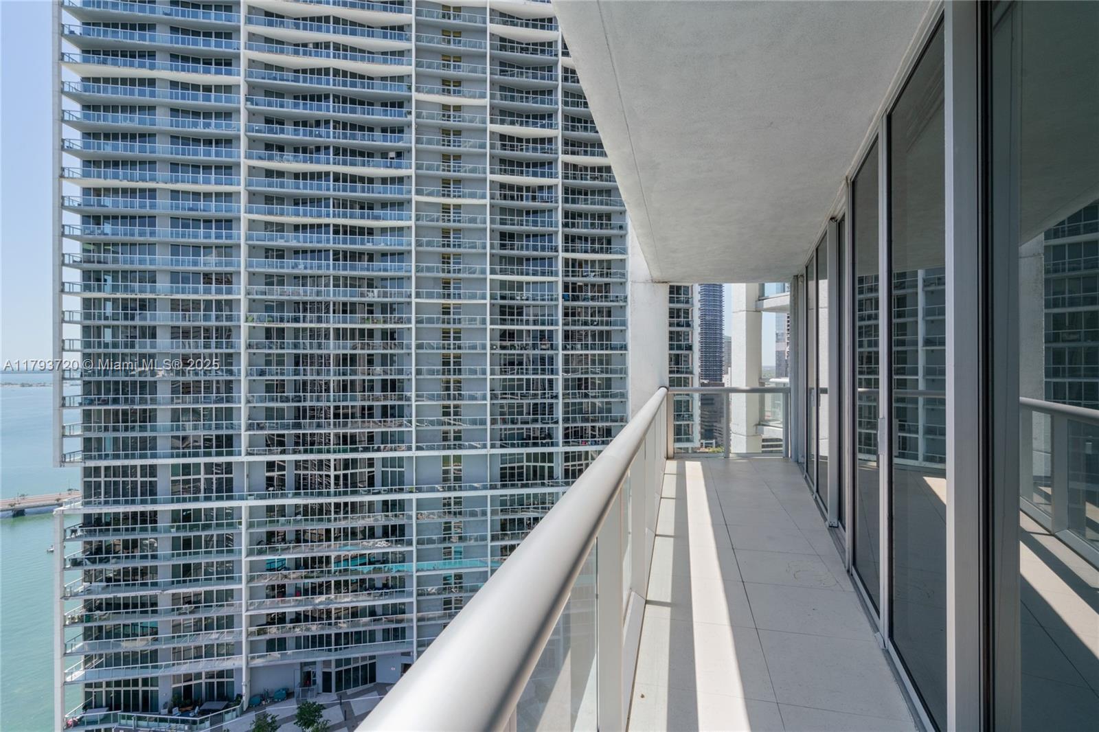 Building Photo - 475 Brickell Ave