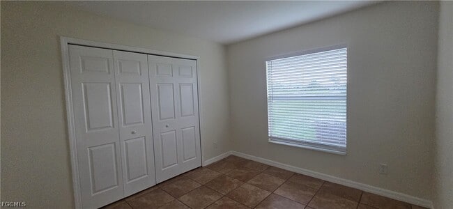 Building Photo - 1415 NE 8th Terrace