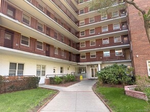 Building Photo - 98-20 62nd Dr