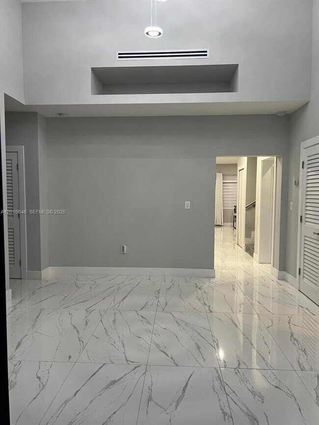 Building Photo - 1720 NW 110th Terrace
