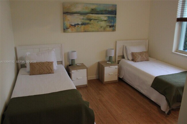 Building Photo - 870 Reflection Ln