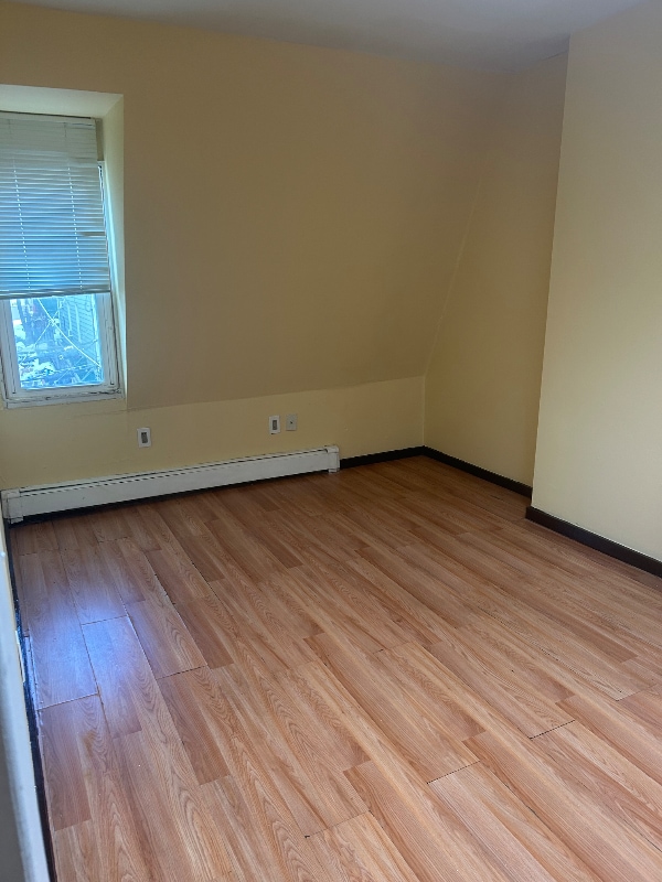 Building Photo - 21 Linden St