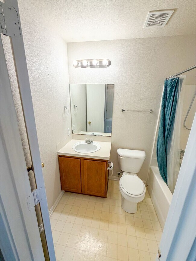 Building Photo - 2909 Blackburn Dr