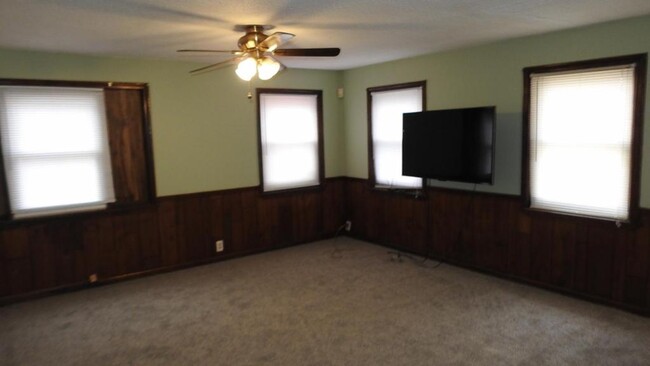 Building Photo - 700 S Hawthorne, #B