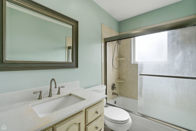 Building Photo - 409 Kensington Dr