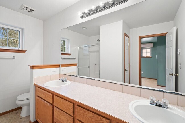 Building Photo - Townhome in Kingston Meadows Community