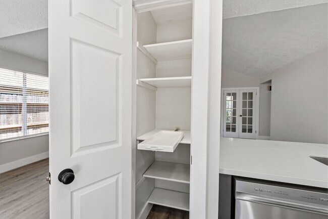 Building Photo - 3535 Nutwood Ln