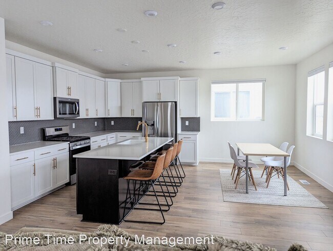 Building Photo - 4 br, 2.5 bath House - 1271 E 1750 N