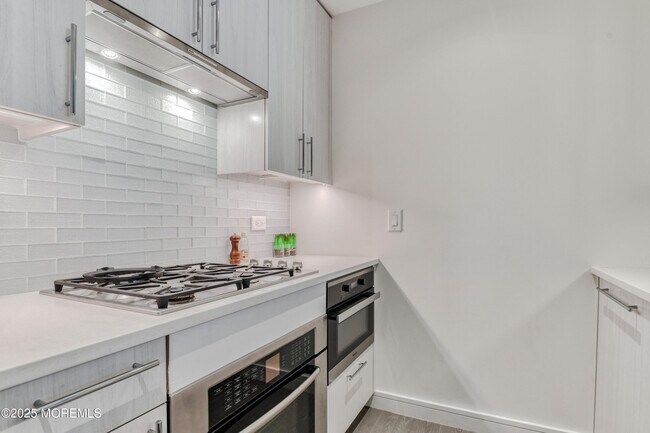 Building Photo - 30 Melrose Terrace