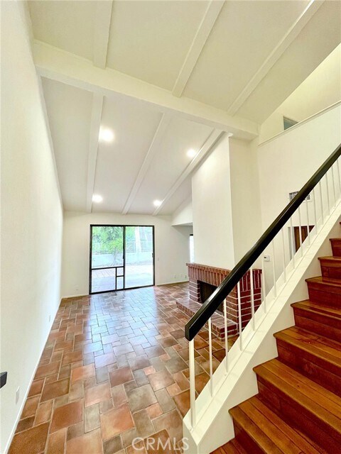 Building Photo - 809 Creekside Dr