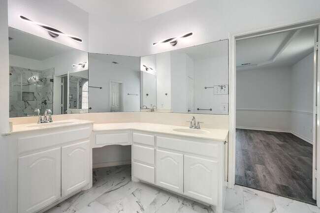 Building Photo - 12177 Salt Grass Ln