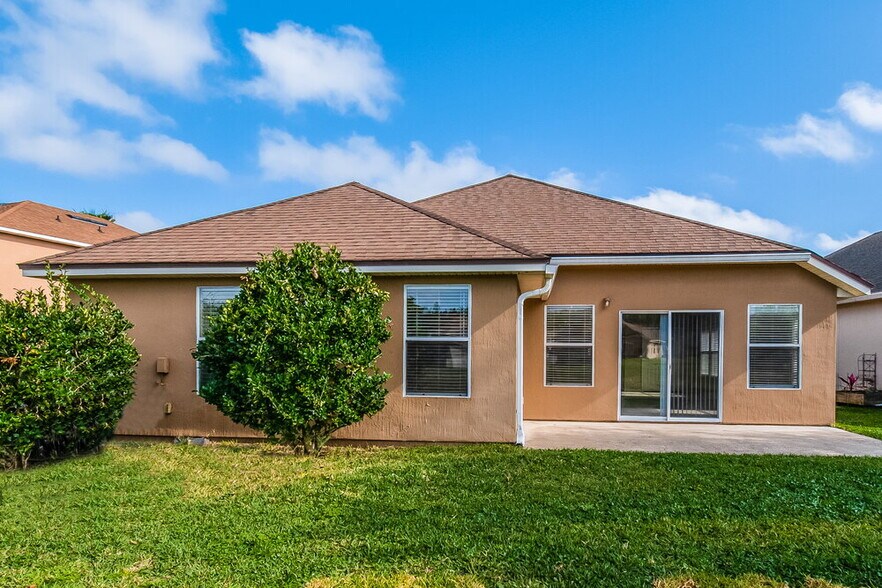 Building Photo - 13450 Teddington Ln