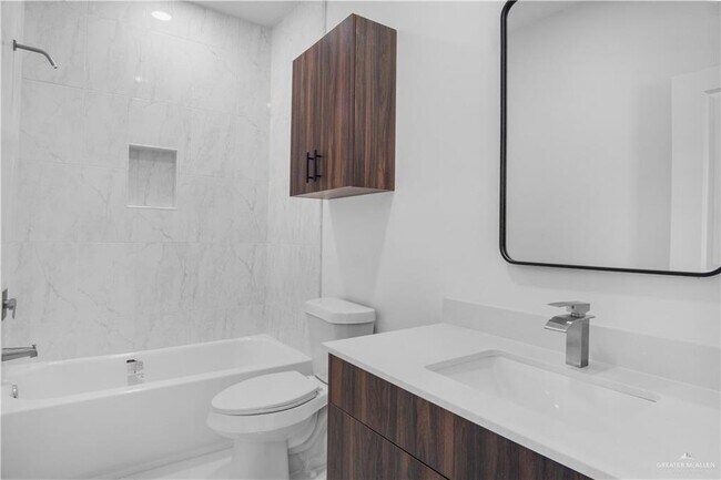 Building Photo - 18 Vision St