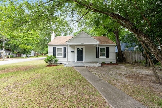 Building Photo - 223 W Cir Ct.