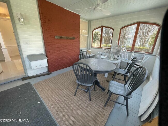 Building Photo - 211 Cedar Ave