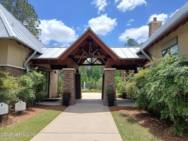 Building Photo - 2135 Thorn Hollow Ct