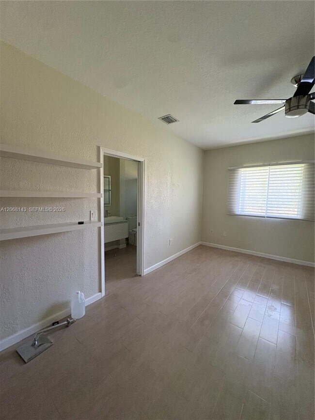 Building Photo - 5725 Tuscany Way