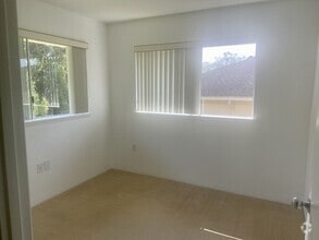 Building Photo - 3 bedroom 2 bath Townhome Mililani Mauka G...