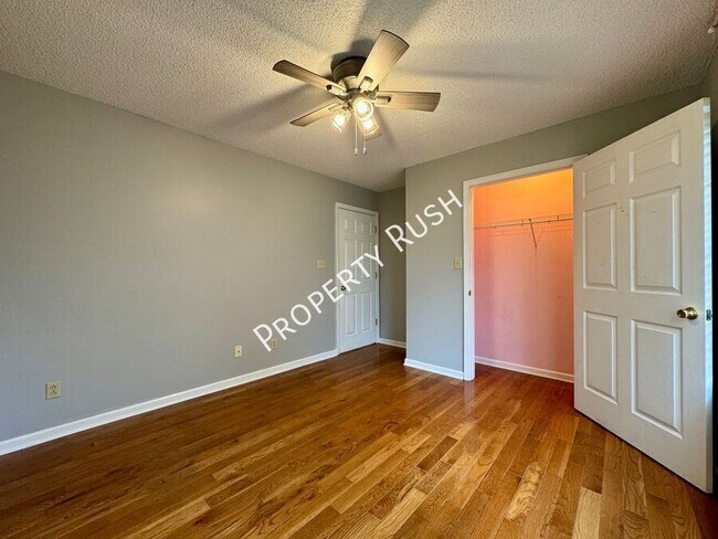 Building Photo - 53 Spring Wind Cir