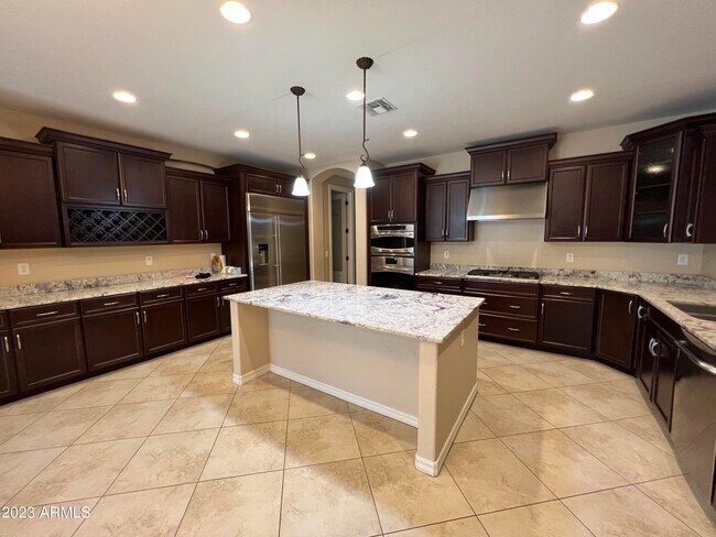 Building Photo - 2467 E Orleans Dr