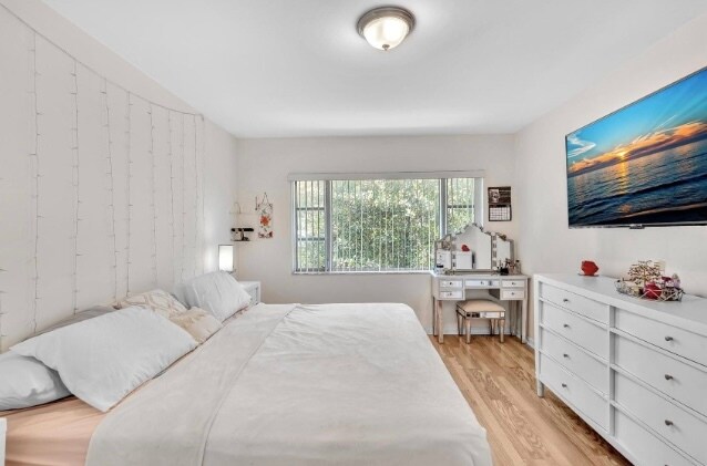 Master Bedroom - 5800 NE 22nd Way
