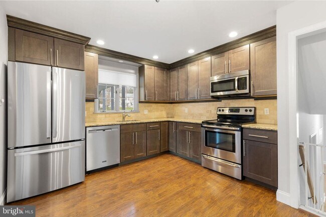 Building Photo - 235 Prospect Dr