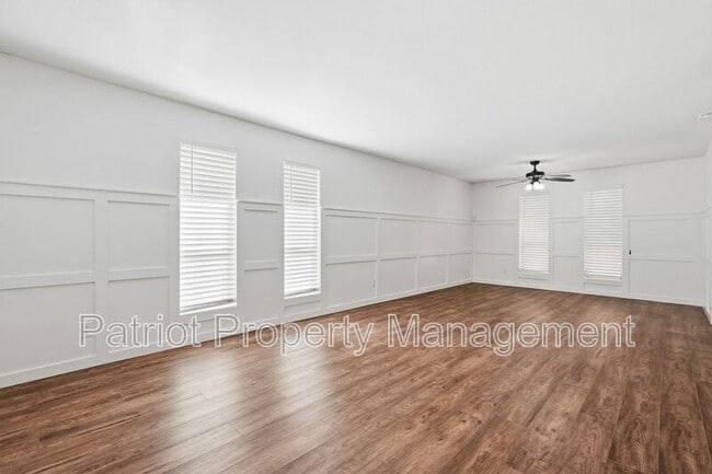 Building Photo - 231 N Robson