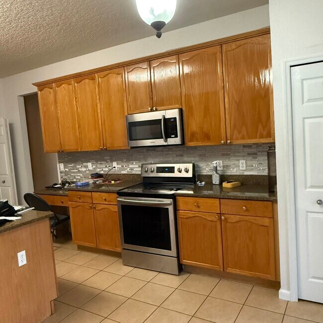 Building Photo - 2914 River Birch Dr